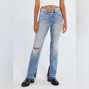 BDG Mid-Rise Bootcut Jean – Distressed Light Wash. Sz 27
